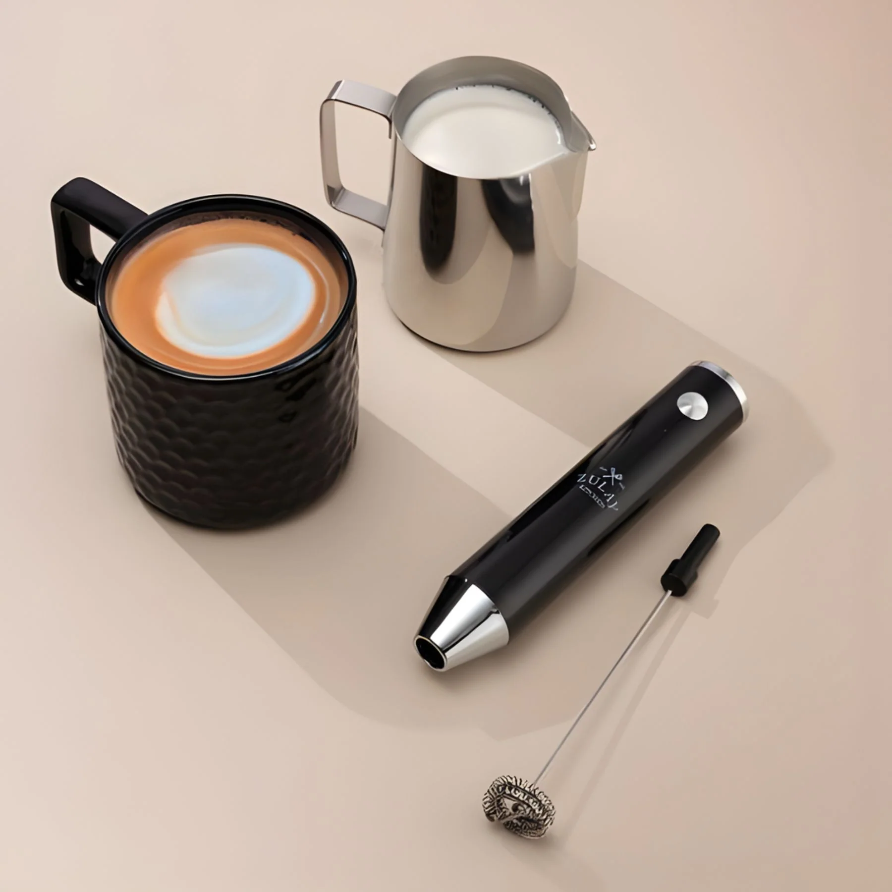 Lux Rechargeable Milk Frother - Image 3
